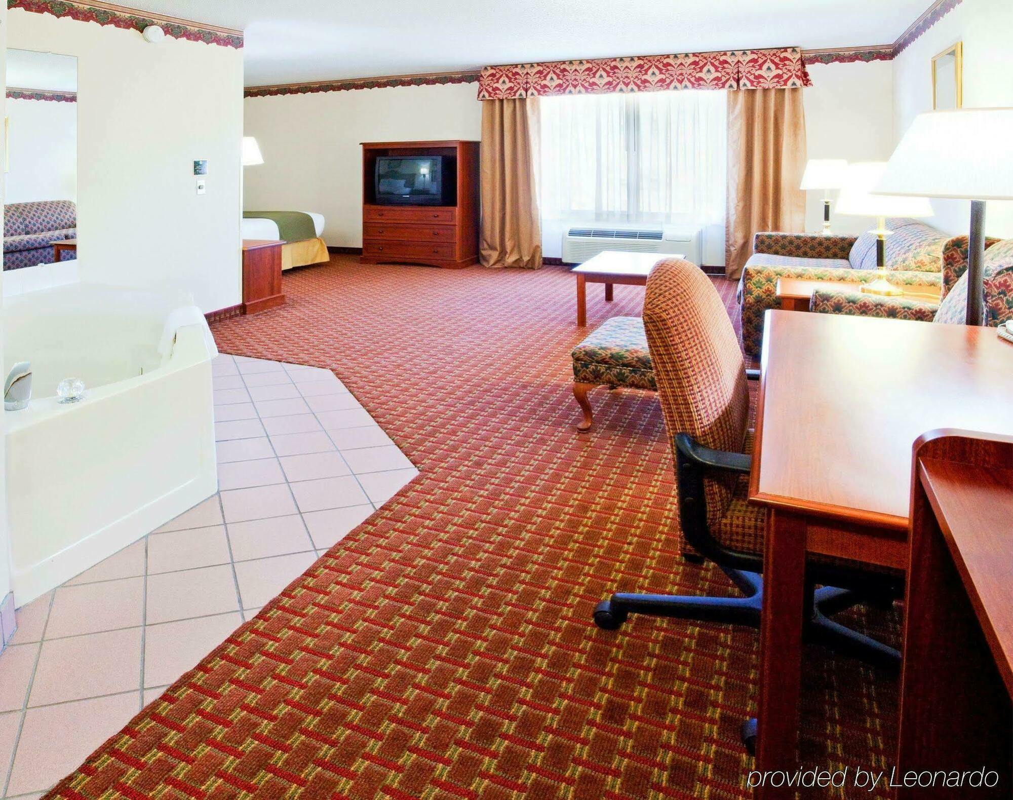 Holiday Inn Express Hillsville By Ihg Eksteriør bilde