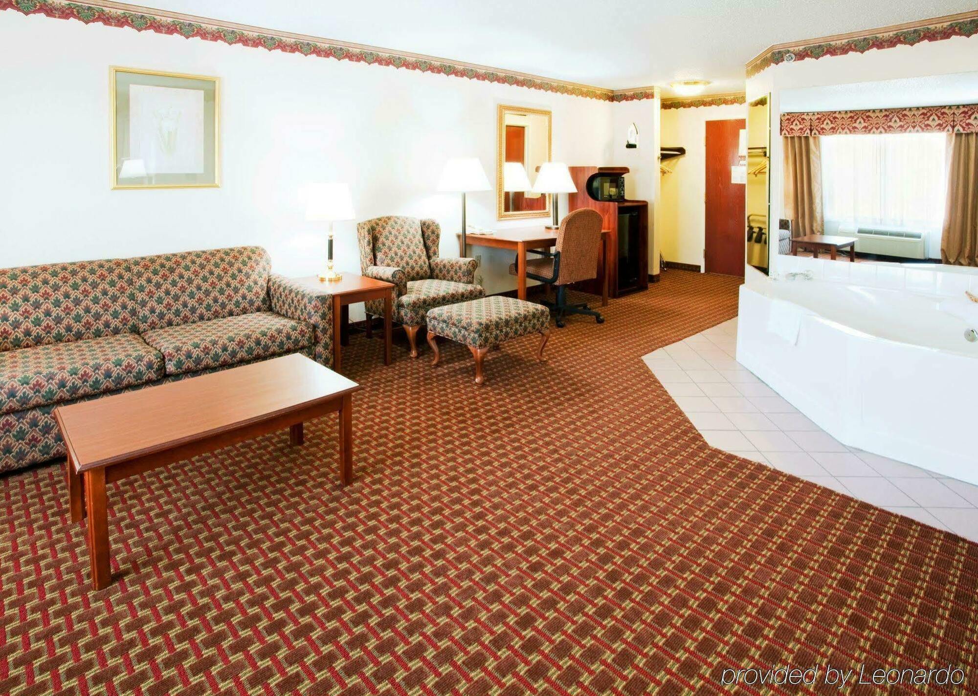 Holiday Inn Express Hillsville By Ihg Eksteriør bilde
